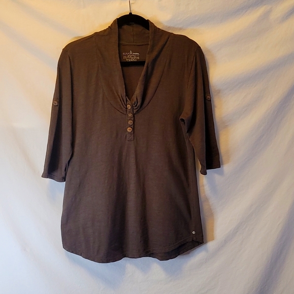 neon buddha top with button detail - Picture 1 of 8